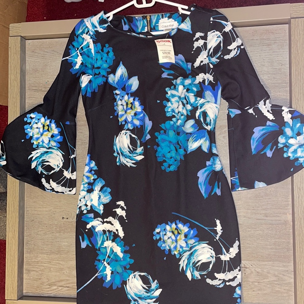Calvin Klein floral, bell sleeves midi dress